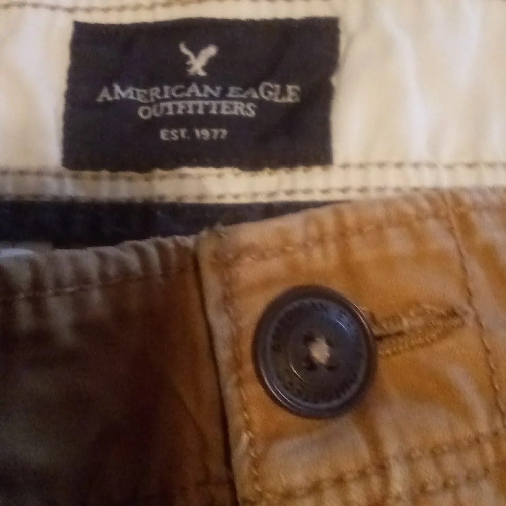 American Eagle khakis 28x32 - Picture 9 of 9